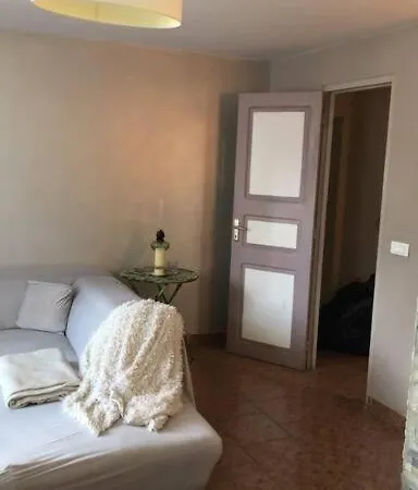Daire Charmant Logement Avec Terrasse Sous Les Voutes *