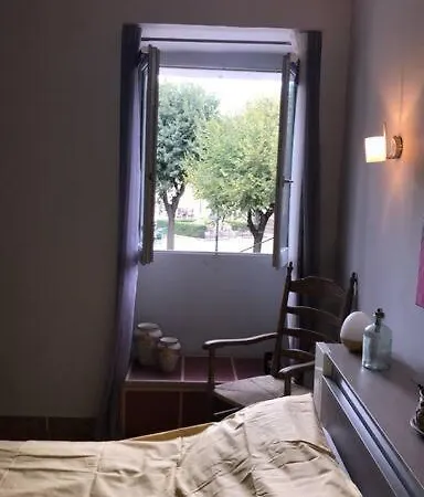Charmant Logement Avec Terrasse Sous Les Voutes *